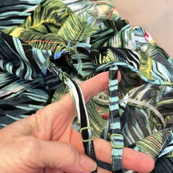 Shein size 2XL green Hawaiian print romper faux wrap front adjustable straps EUC - Picture 9 of 12